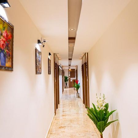 Hotel Lee Grand Anand Exterior photo