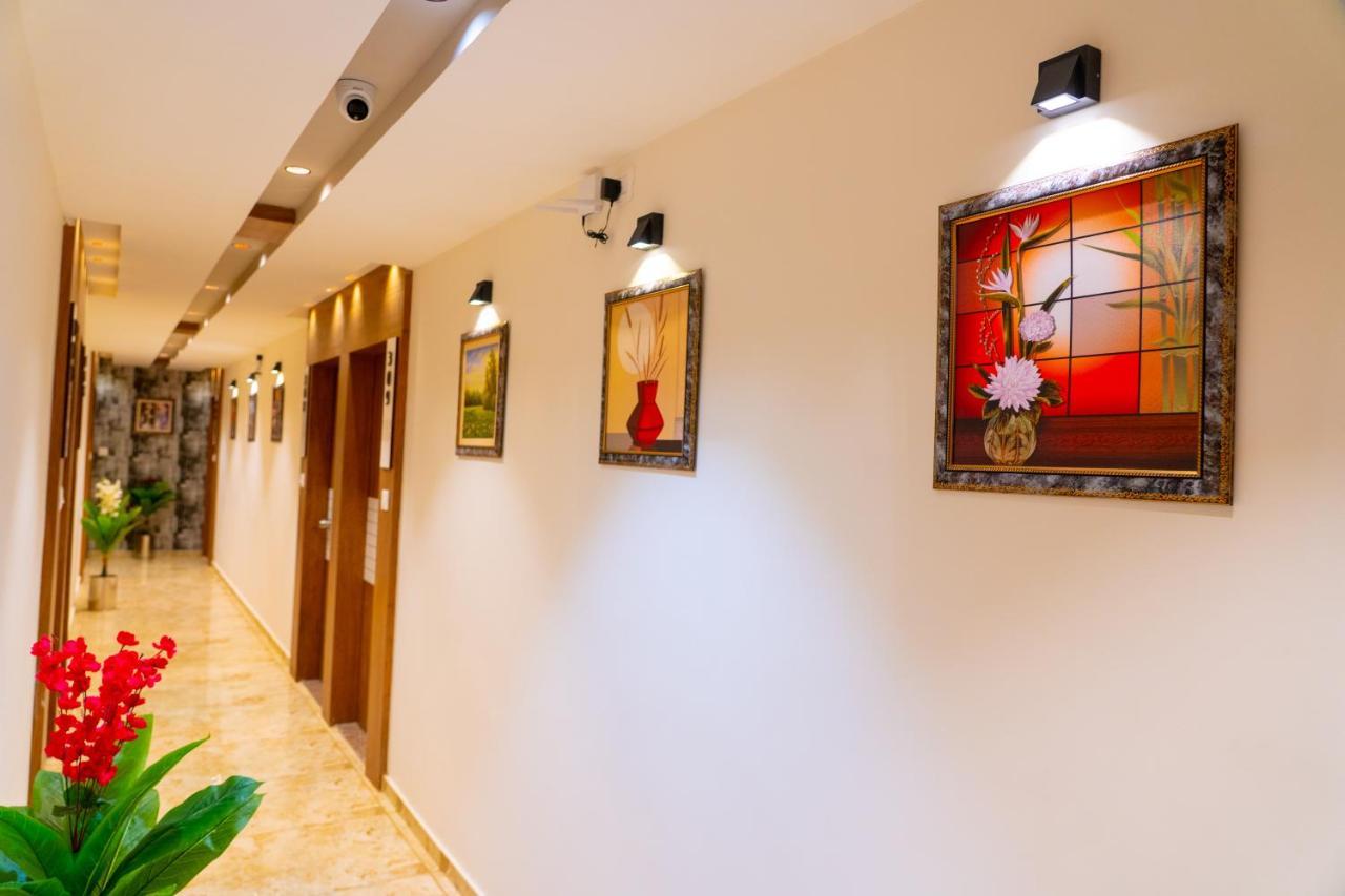 Hotel Lee Grand Anand Exterior photo